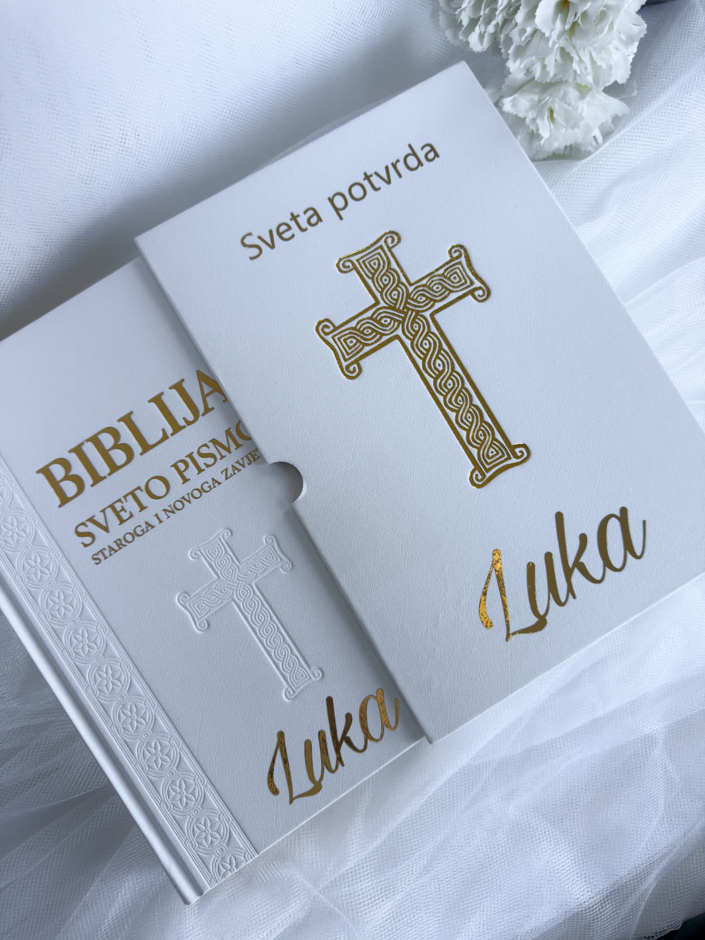 Biblija s kutijom